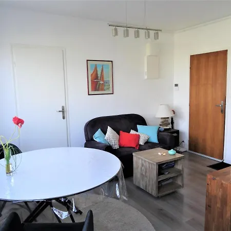 Escale Marine A 4 Etoiles Calais