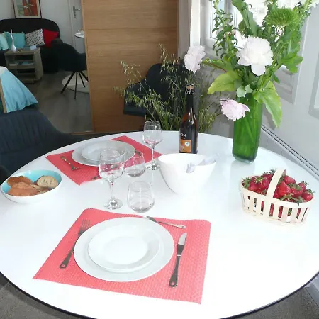 Escale Marine A 4 Etoiles * Calais